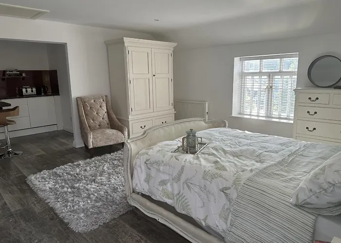 דירה - Sleeps 2 - Pets - Parking - Wifi יורק