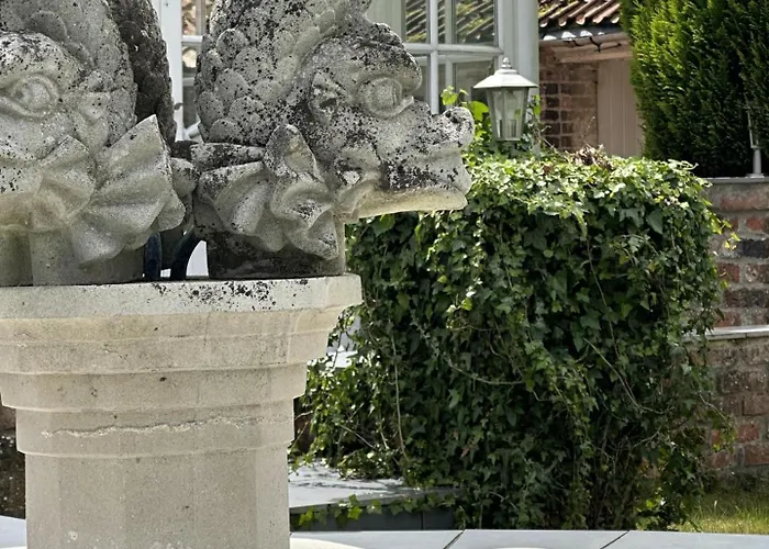 - Sleeps 2 - Pets - Parking - Wifi יורק